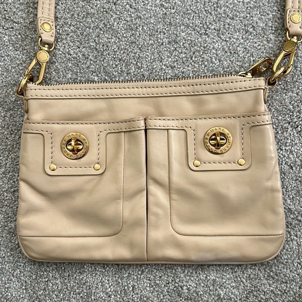 Marc Jacobs totally turn lock, cross body bag,